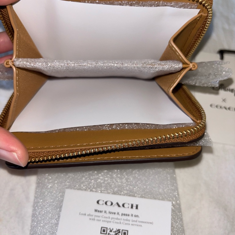 Disney x Coach Mickey and Friends Billfold Wallet NWT - Picture 6 of 10